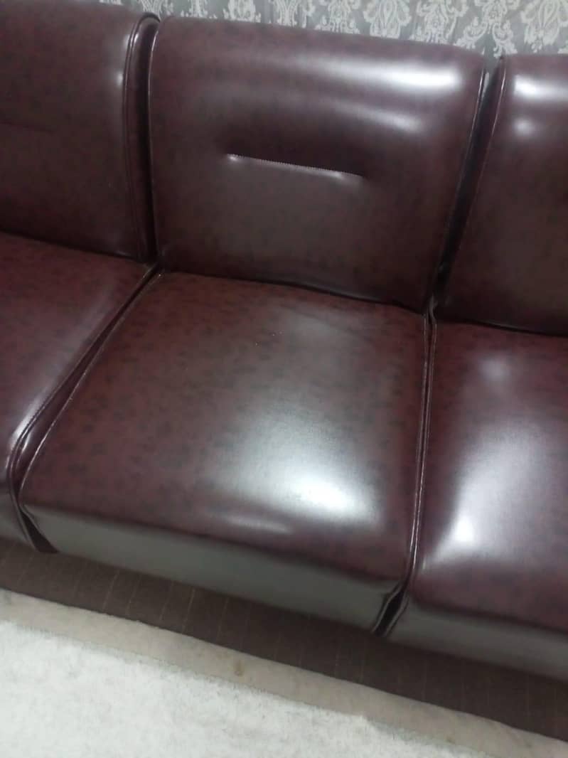 Single Seater * 4 Sofas 2
