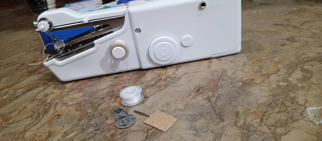 mini sewing machine 4