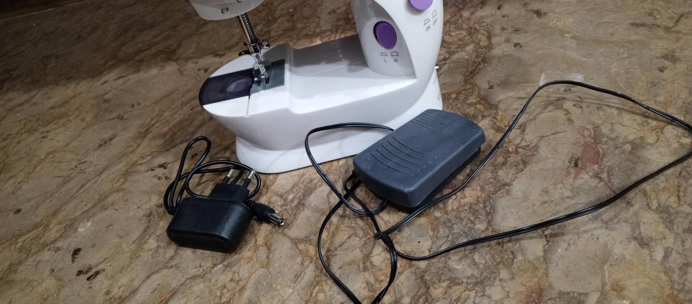 mini sewing machine 11