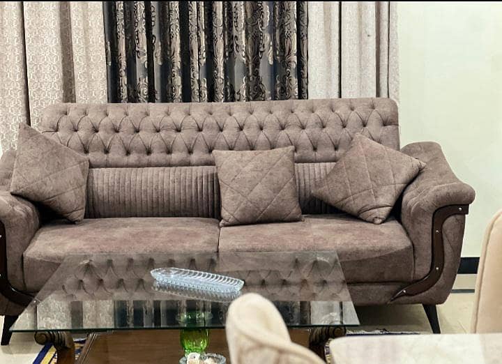 7 seater with Table 2