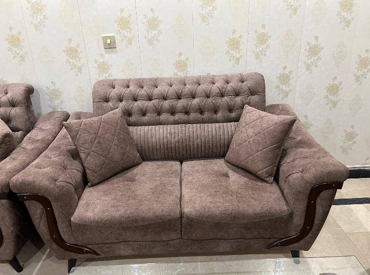 7 seater with Table 3