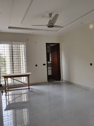 10 Marla Upper Portion Available For Rent In Dream Garden Lahore