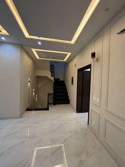 5Marla upper portion for rent park view city Lahore