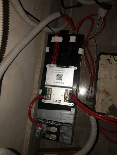 125 Ah Lithium Battery with 200amp BMS