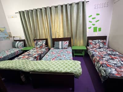 Girls Hostel Room Available in G10