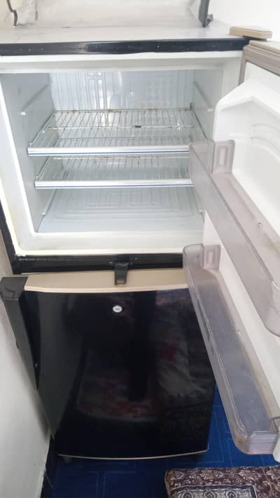Used Dowlance Fridge For sale on urgent base best cooling and for home