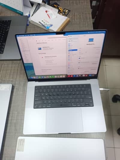 MACBOOK PRO M2 MAX 2023 16 INCH 32GB RAM 1TB SSD 12 CPU 30 GPU 6 UNITS
