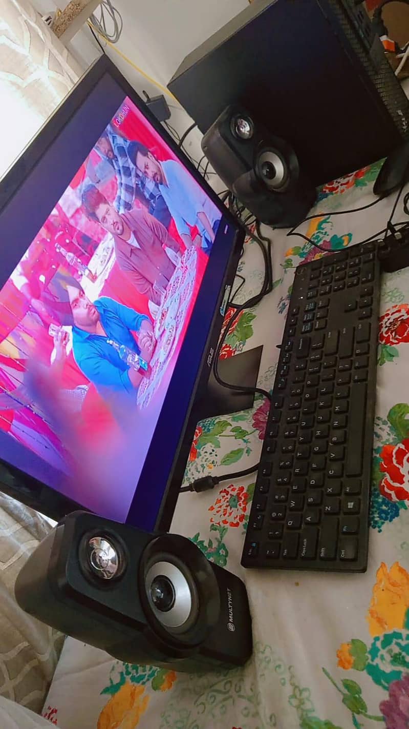 Computer with all Accessories 1