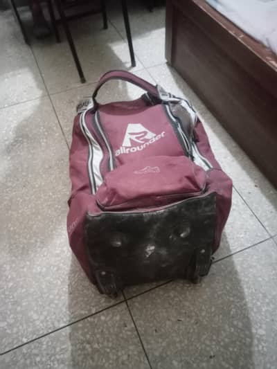 Cricket Duffle Size Kitbag With wheels In just 5000