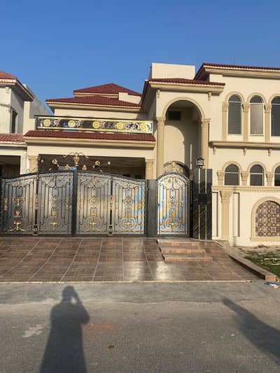 A Corner 20 Marla House In Multan Is On The Market For sale