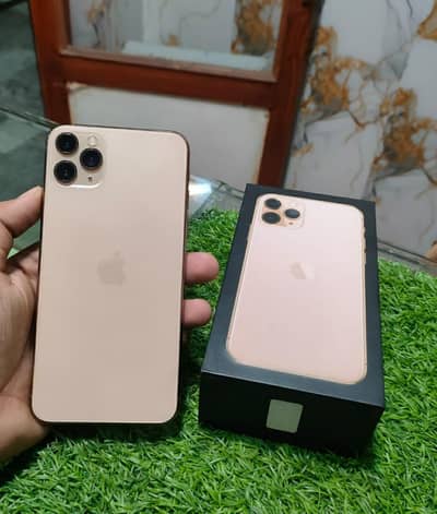iPhone 11 pro max all ok with box