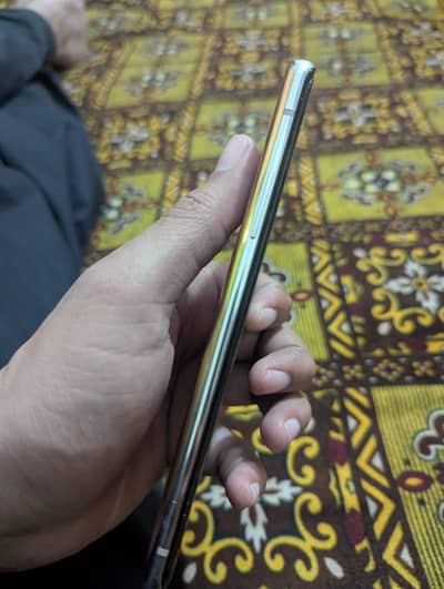 OnePlus 8 Clear lcd edge display