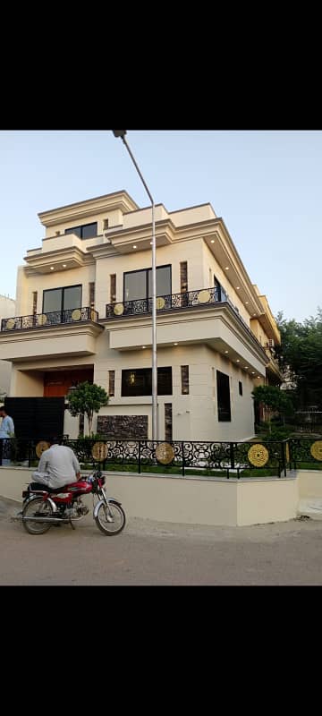 G-13/1 25*40 Proper Corner Brand New Luxury House For Sale Park, Market, Masjid, Matro Station, And Water Filter