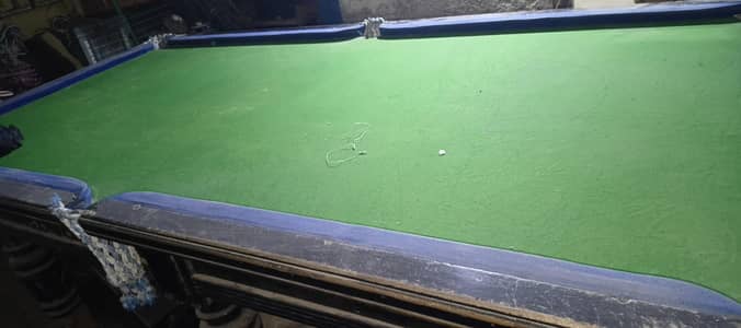 snoker table
