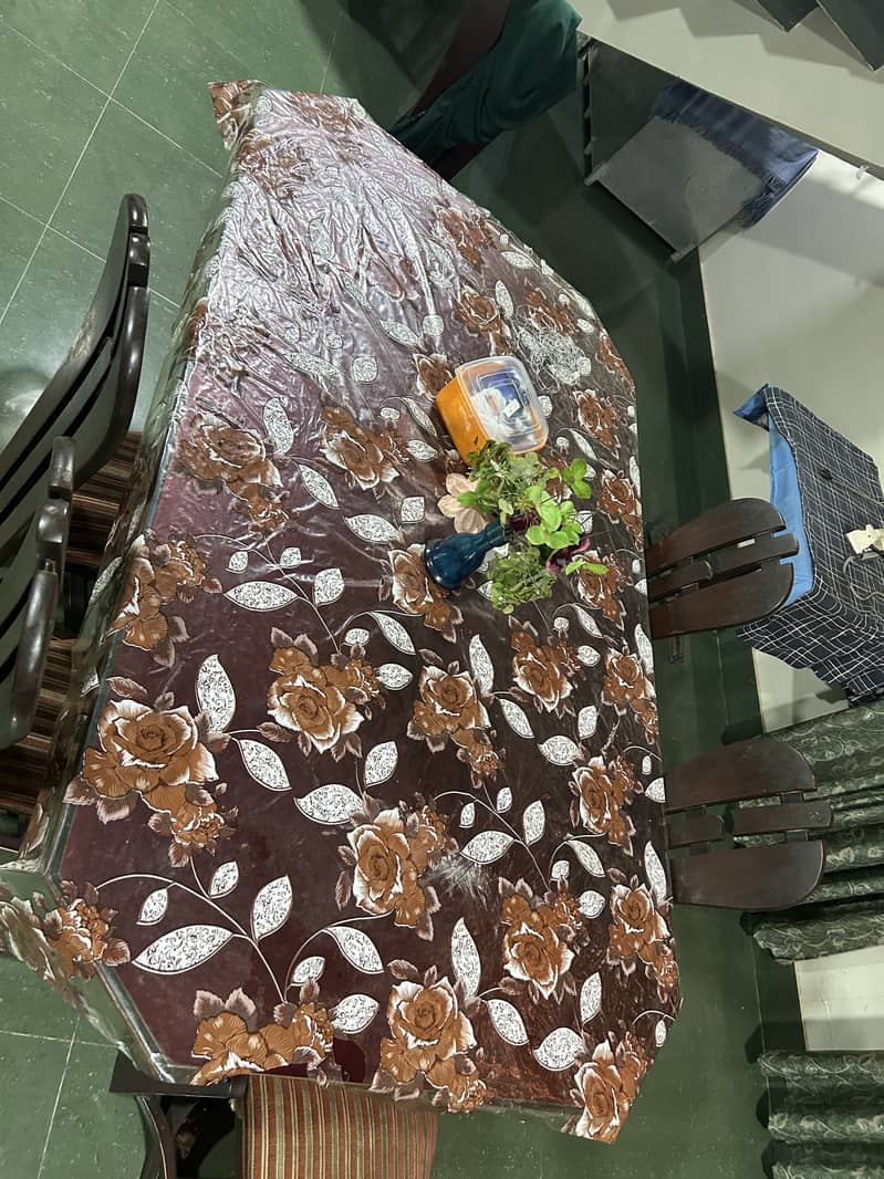 dining table with chairs 0