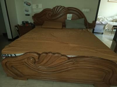 queen size bed with side table and cabnet165