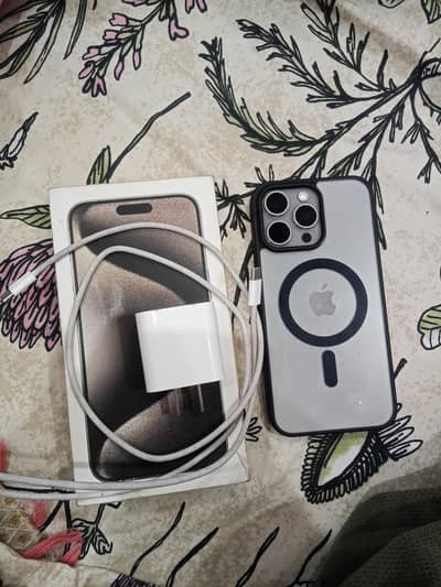 15 pro max 256 GB JV