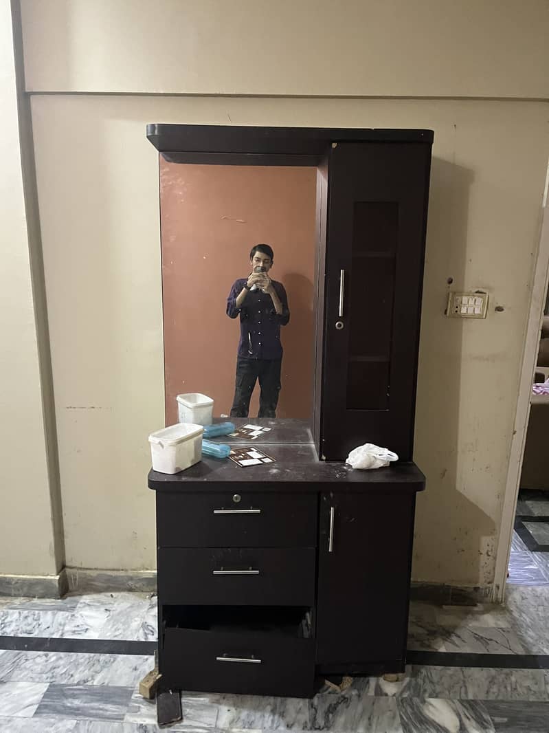 Dressing Table with Mirror 2