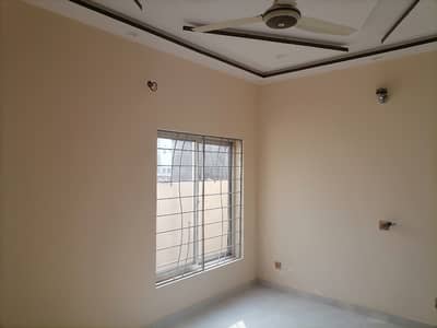 Bahria Orchard Phase 1 House Sized 8 Marla For rent