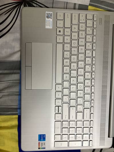 HP 11th gen core i5  intel Iris Xe