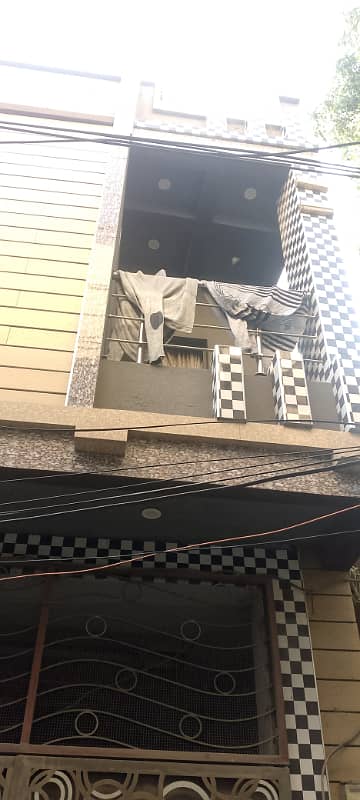 2.5marla double story for sale in Clifton colony opp Neelam block Iqbal town Lahore