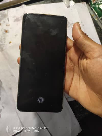 vivo y 200  8/256 heavy set 10by 10