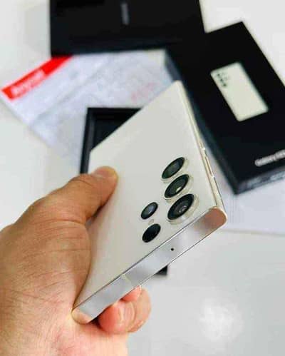 Samsung galaxy S23 ultra for sale Contact My whatsp 0320,1209,677