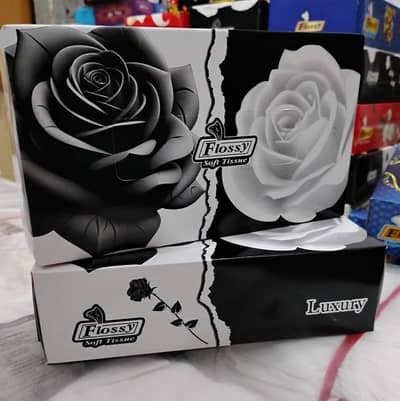 FLOSSY TISSUE BOX