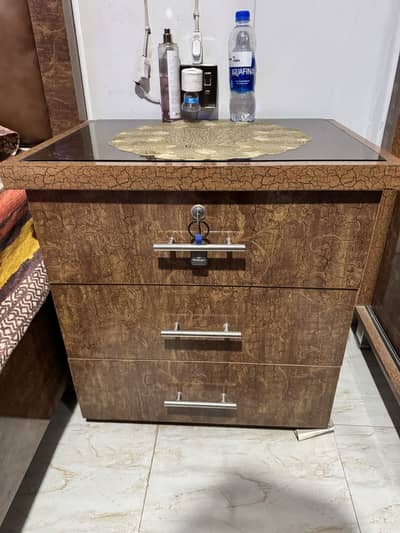 King Size Bed with 2 side tables