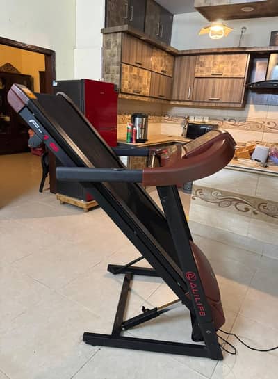 UAE brand imported treadmill machine with incline perfect condition