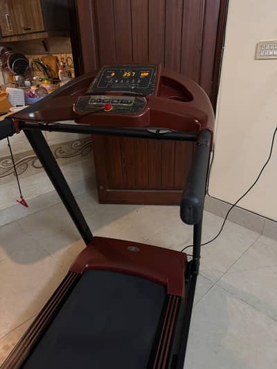 UAE brand imported treadmill machine with incline perfect condition