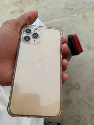 iPhone 11 Pro sale ke liye available hai.