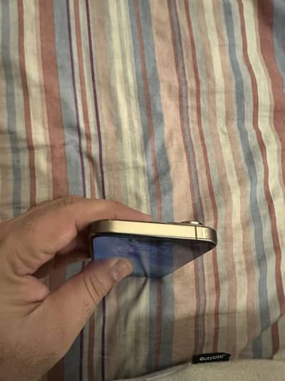 Iphone 16 pro 128 gb battery 100%