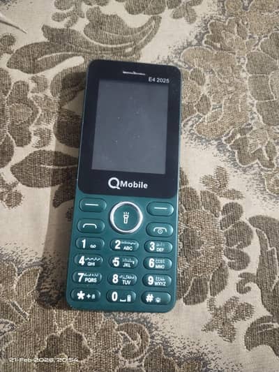 Q mobile e4 2025
