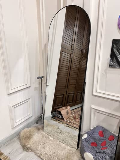 Long standing mirror 6 feet