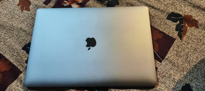 MacBook pro 2019 | 15.4 inch| 32 512|