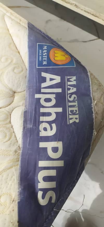 Master alpha plus spring mattress king size bed