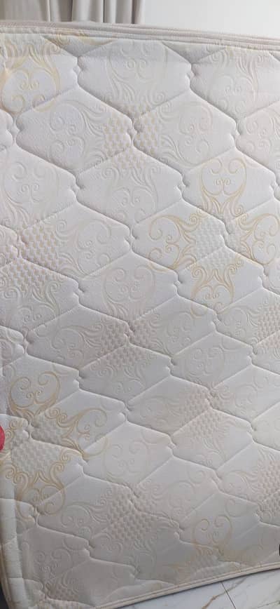 Master alpha plus spring mattress king size bed