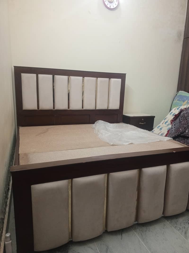 Double Bed,side tables, dressing 0