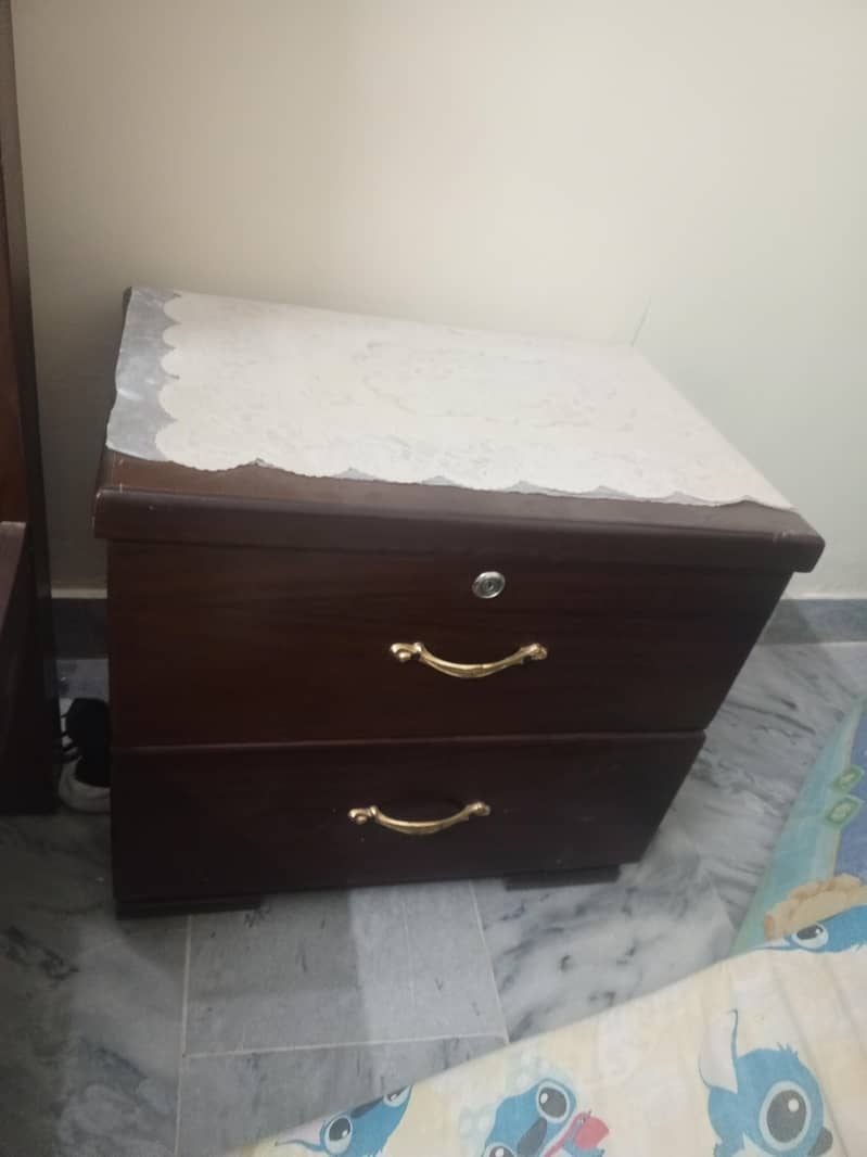 Double Bed,side tables, dressing 7