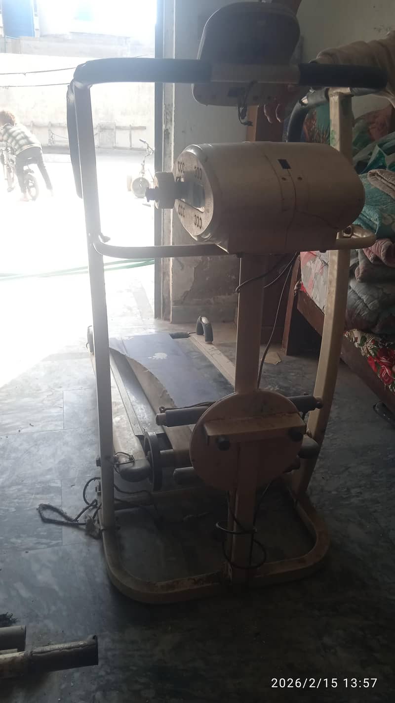 Treadmill Or Running Machine 4