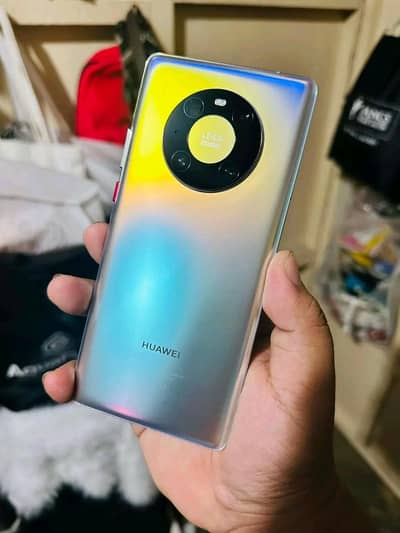 Huawei mate 40 Pro 8GB Ram 256gbym WhatsApp number  03326744685
