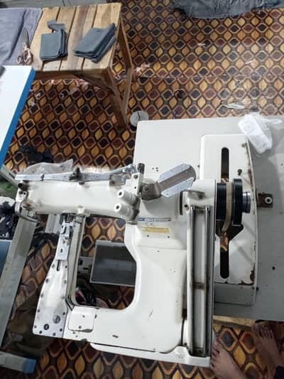 Feedo machine 2 nidle 3/16 folder 10/10 condition 6 mah use hui hai