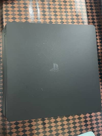 Ps4 slim 1 TB online PS Plus Extra 1 year subscription active