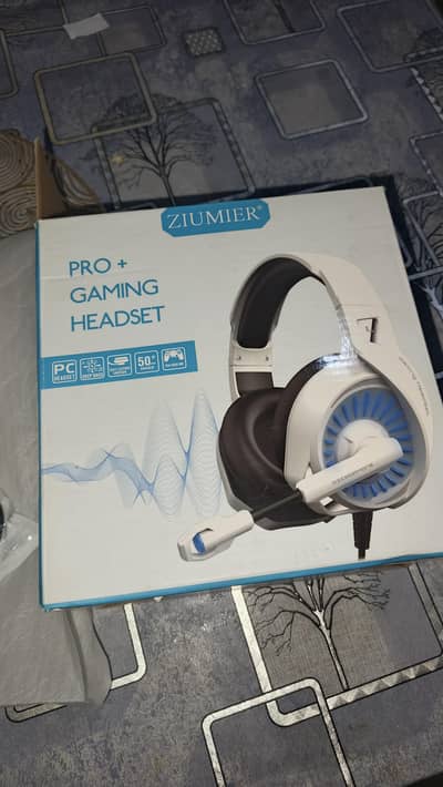 Brand new. ZIUMIER Z20 Gaming handset. A wired over ear handset .