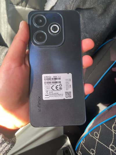 8+8 GB RAM . . 128 GB ROM