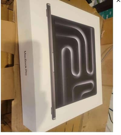 Mac Book Pro space black 14 inch 2025