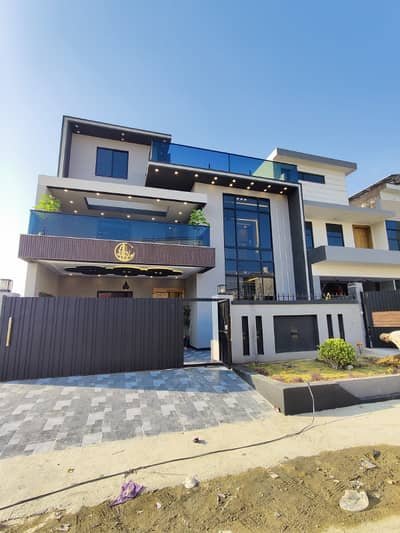 9.5 Marla Double heighted House for Sale Prime Location in B-17 Multi Gardens, Islamabad!