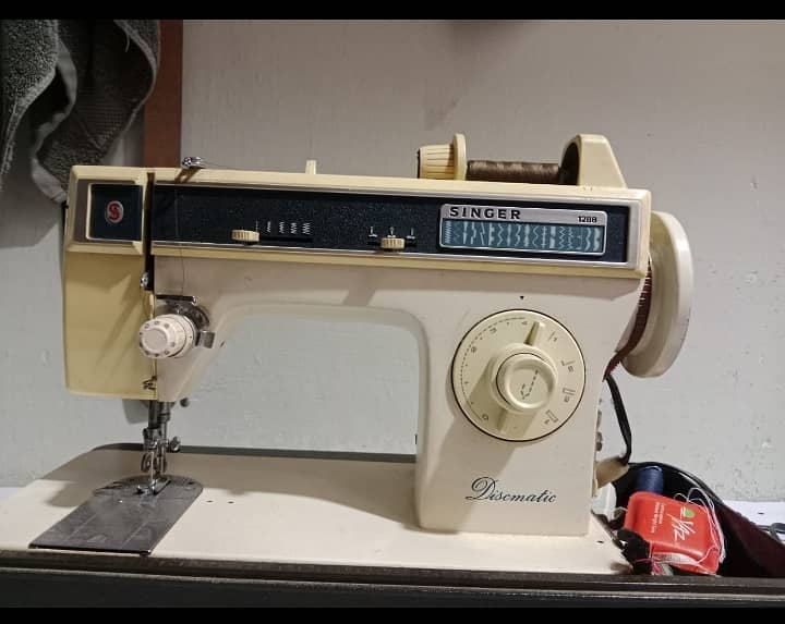 Singer sewing machine 1