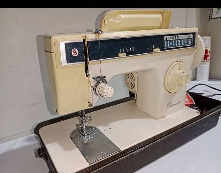 Singer sewing machine 3